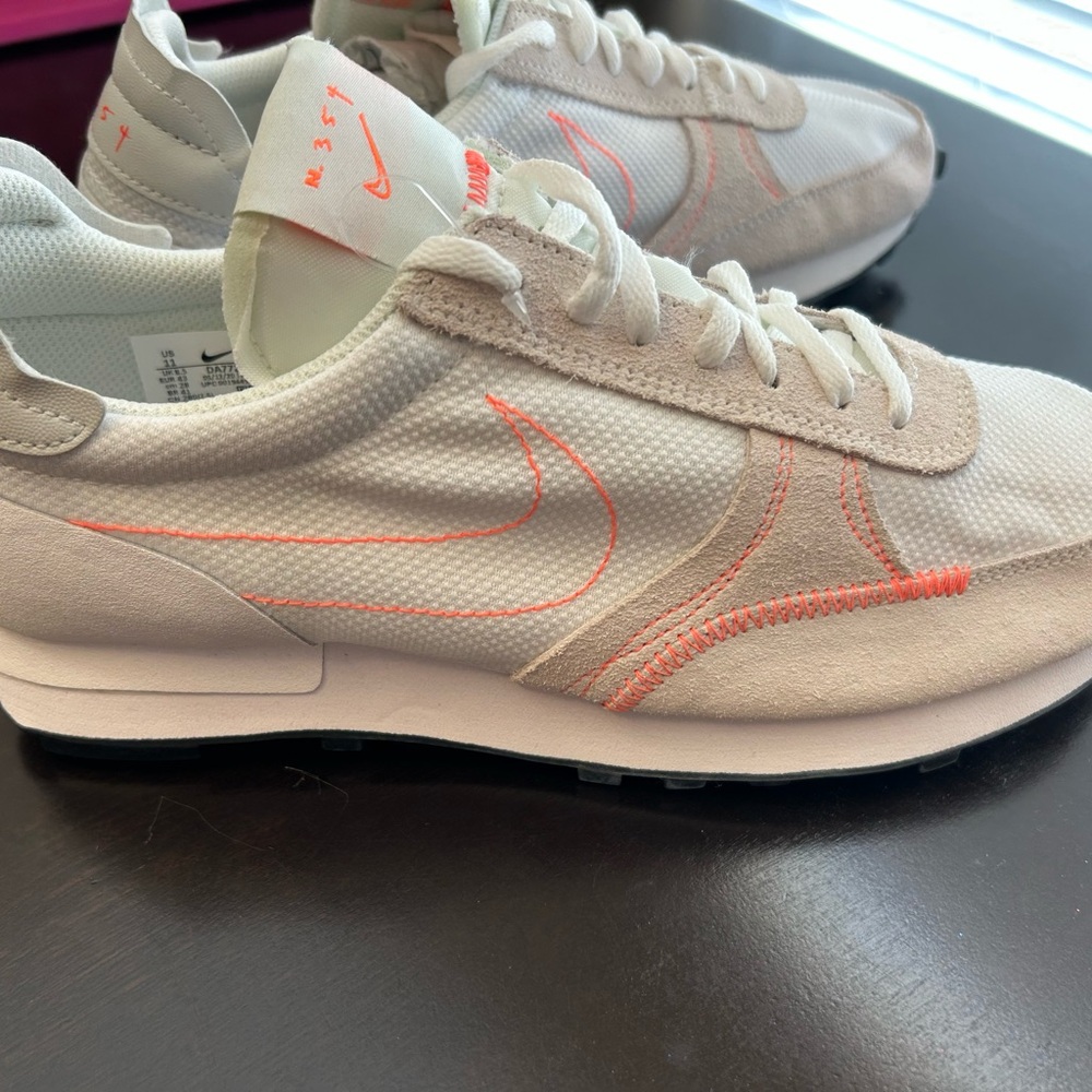 Nike Women’s Daybreak Type Sneakers size 11 - Brand New